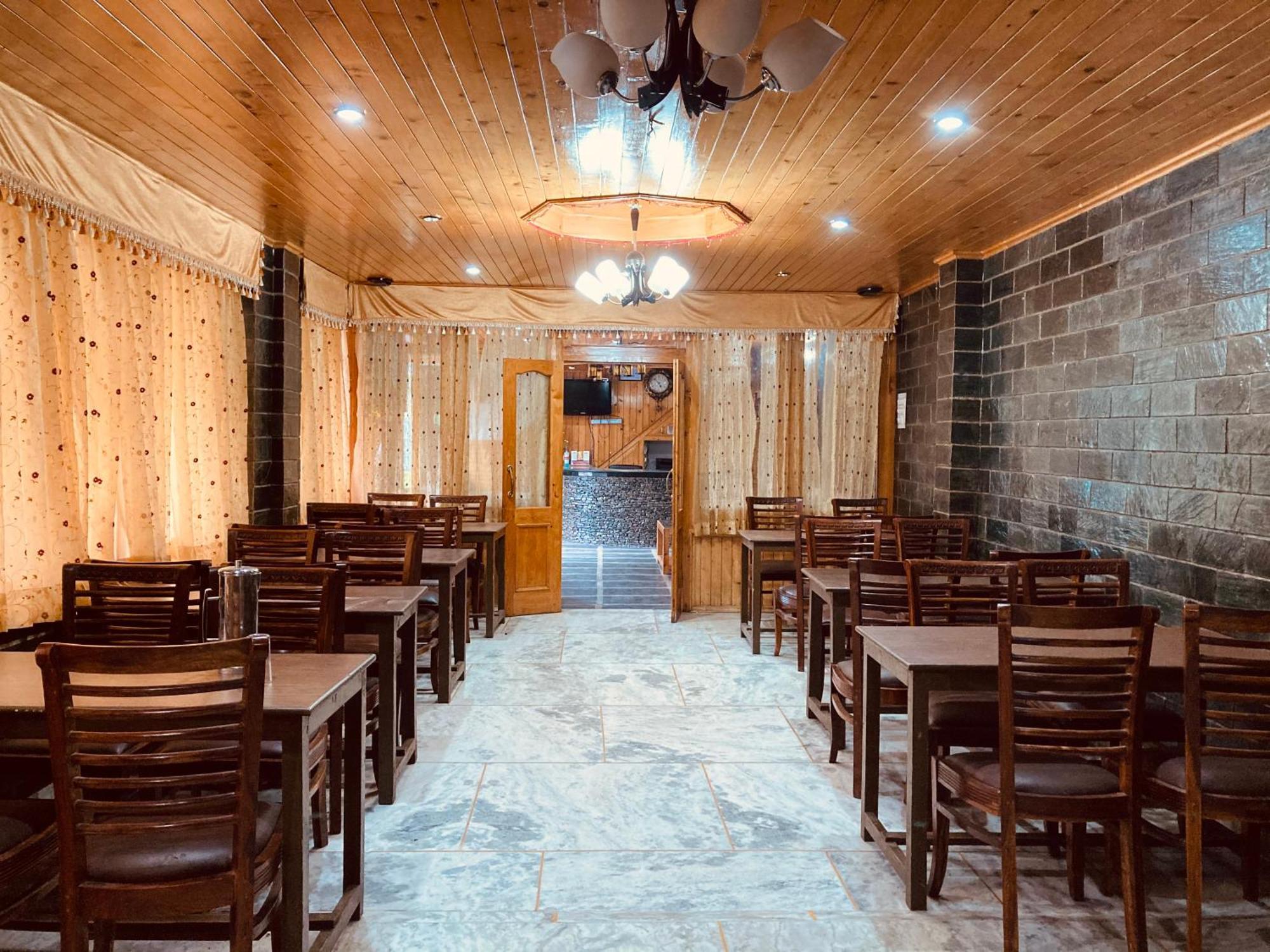 Hotel Hollywood Manali - Scenic River & Mountain View With Premium Rooms Εξωτερικό φωτογραφία