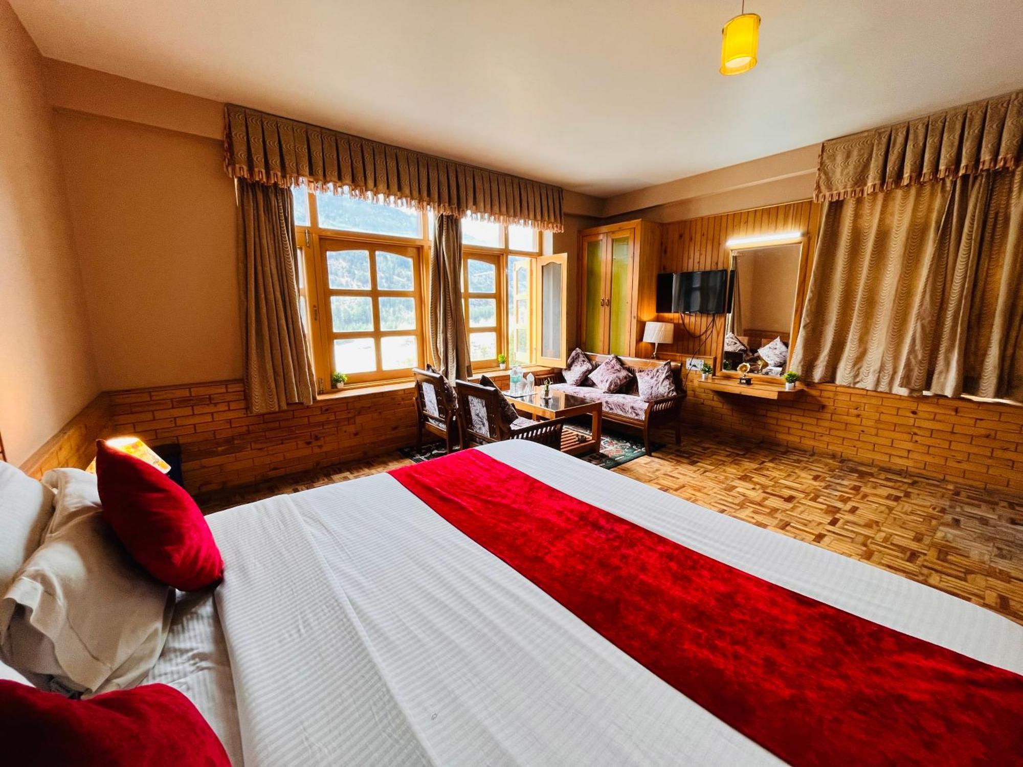 Hotel Hollywood Manali - Scenic River & Mountain View With Premium Rooms Εξωτερικό φωτογραφία