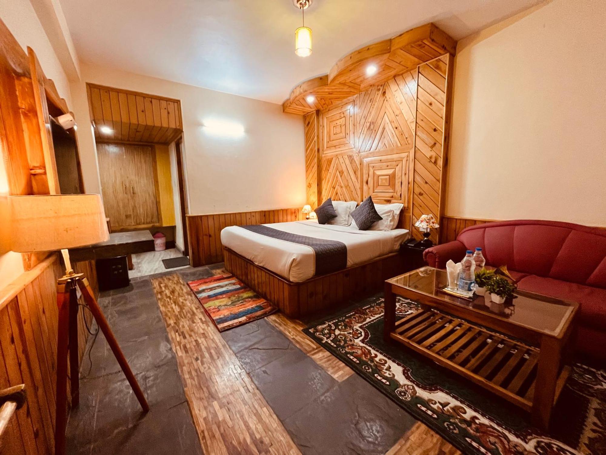 Hotel Hollywood Manali - Scenic River & Mountain View With Premium Rooms Εξωτερικό φωτογραφία