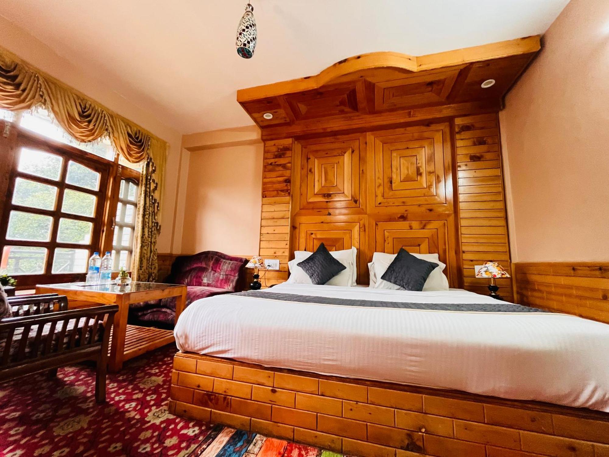 Hotel Hollywood Manali - Scenic River & Mountain View With Premium Rooms Εξωτερικό φωτογραφία